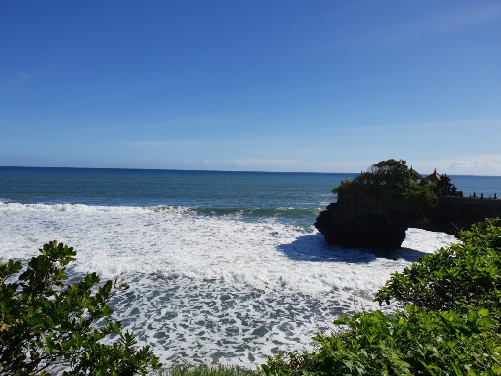 tanah lot temple