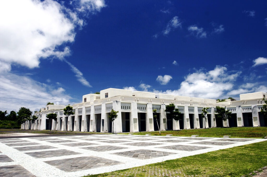 Abandoned shopping complex Garuda Wisnu Kencan