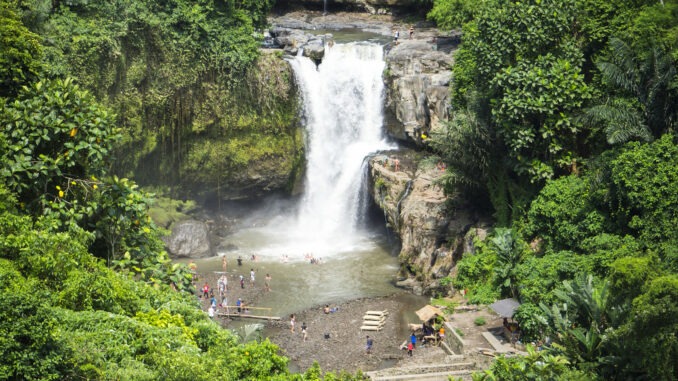 Air-Terjun-Tegenungan