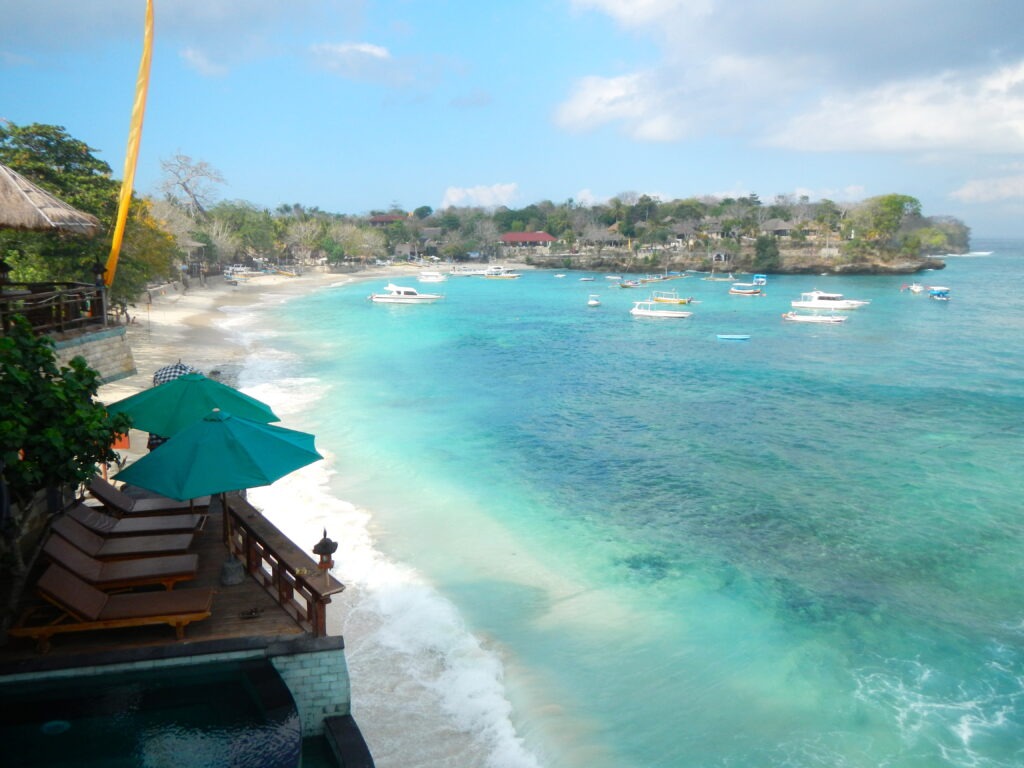 nusa lembongan beach