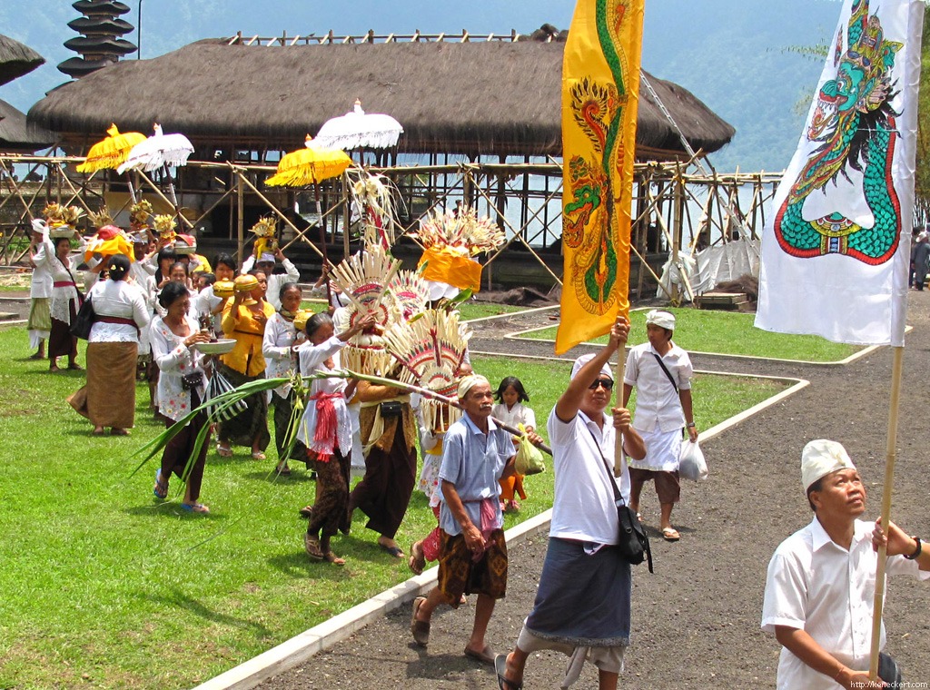 procesión Pura Ulun