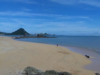 Kuta_Beach,_Lombok